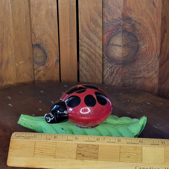 Glass Ladybug on Leaf Figurine - Picture 8 of 15